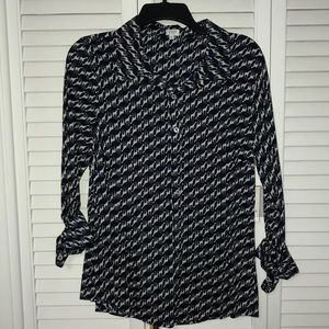 NWT Crown & Ivy Navy Giraffe Print Blouse Size: L